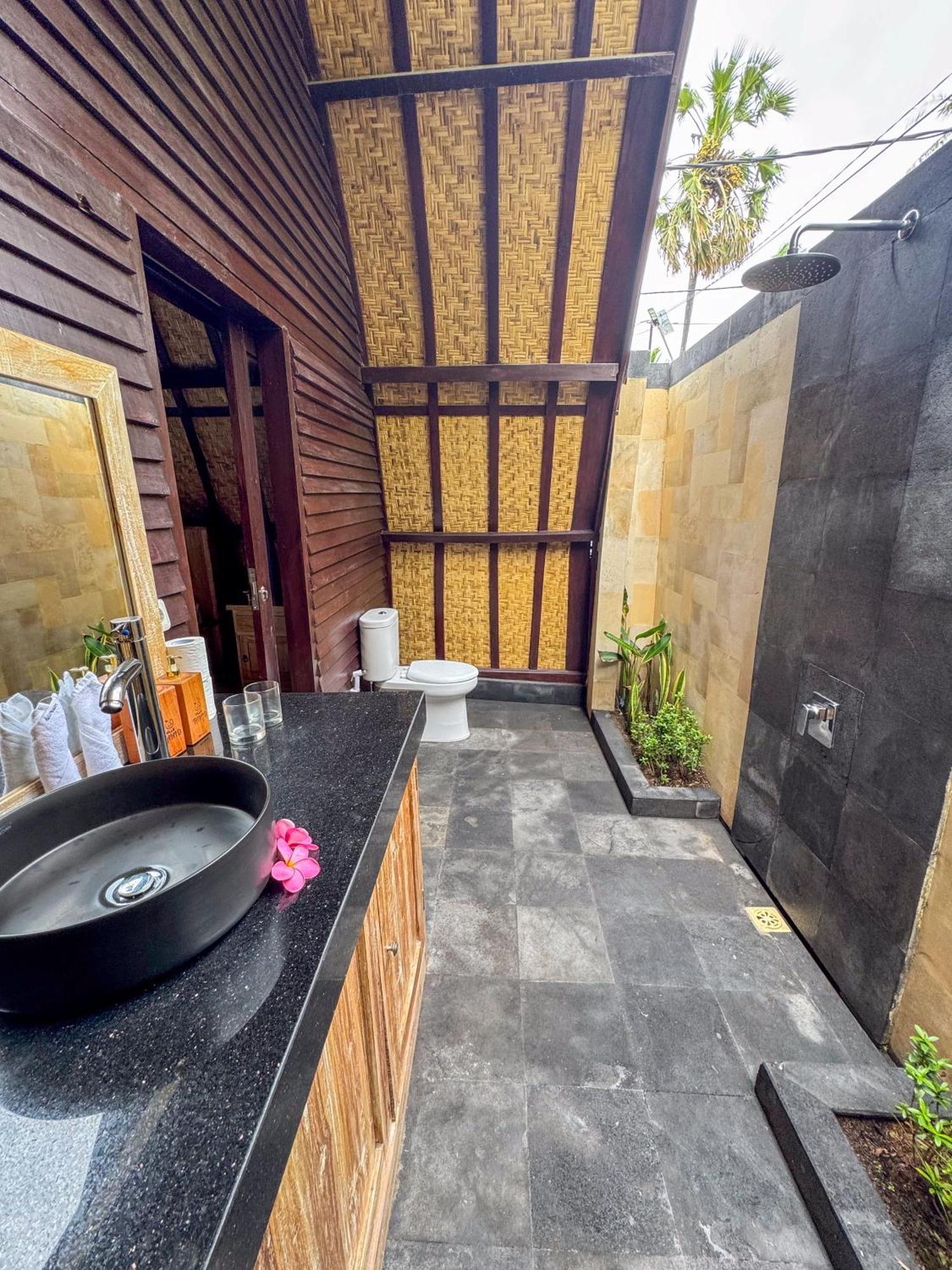 Villa Tahid Gili Air Exterior photo